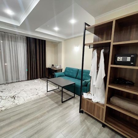 Hotel Nova Bisjkek Buitenkant foto