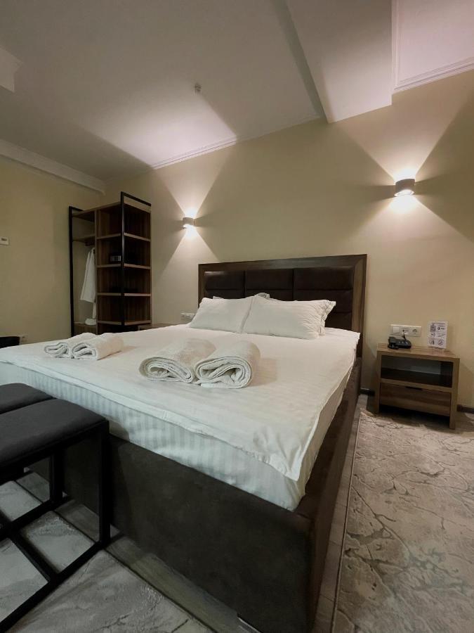 Hotel Nova Bisjkek Buitenkant foto