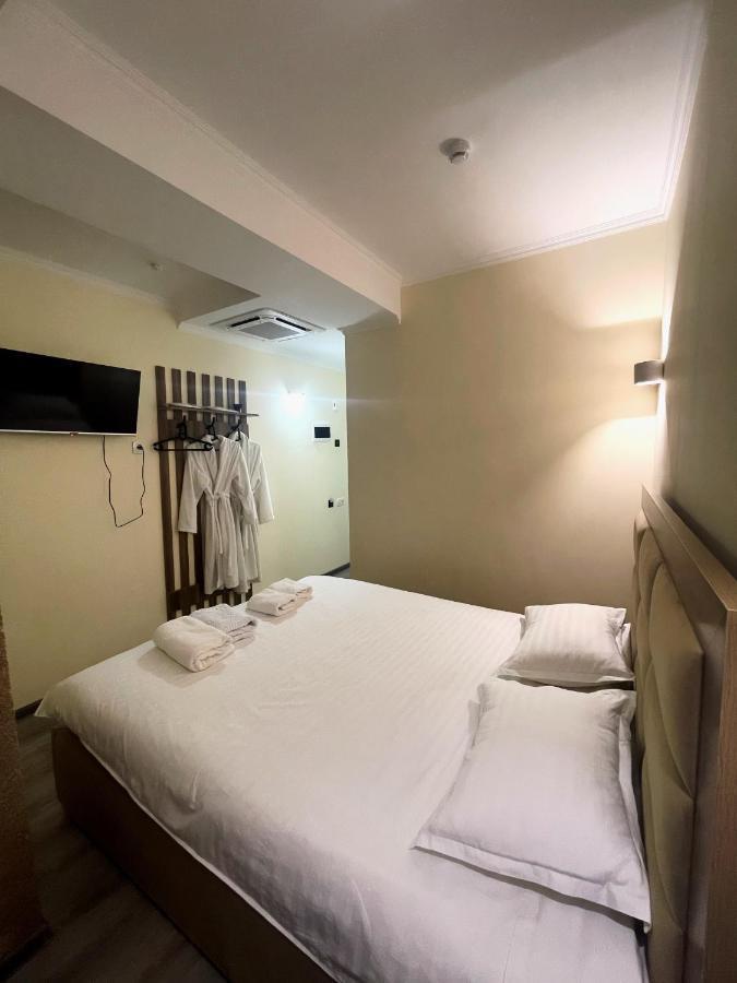 Hotel Nova Bisjkek Buitenkant foto
