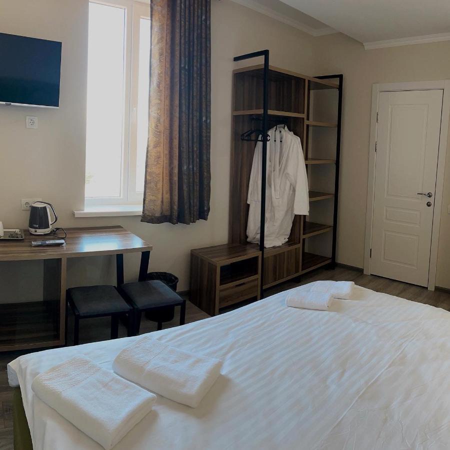 Hotel Nova Bisjkek Buitenkant foto